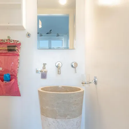 Afroessa Apartment