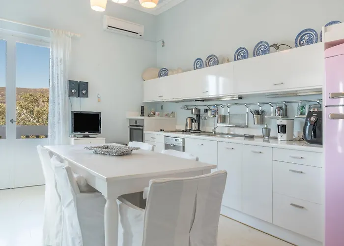 Psathi Seaview House